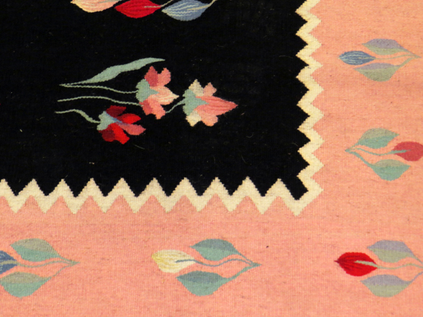 ROMANIAN, FLAT WEAVE, WOOL KILIM RUG, W 6', L 8' 8"Romanian flat weave, wool kilim rug having 1 pink - Image 2 of 2