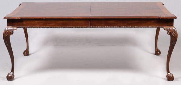 HENREDON, CHIPPENDALE STYLE, MAHOGANY DINING TABLE, W 46", L 76"Rittenhouse Square Collection.