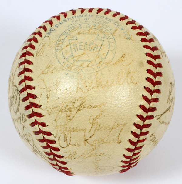1942 NEW YORK YANKEES, TEAM SIGNED BASEBALL, 24 SIGNATURESOfficial American League 'Reach' baseball, - Image 6 of 6
