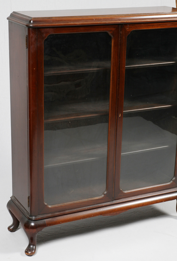 GRAND RAPIDS CHAIR CO., QUEEN ANN STYLE MAHOGANY BOOK CABINET, C1900, H 51", W 41", D 13"Having - Image 2 of 2