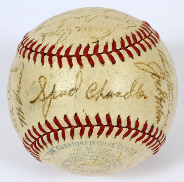 1942 NEW YORK YANKEES, TEAM SIGNED BASEBALL, 24 SIGNATURESOfficial American League 'Reach' baseball,