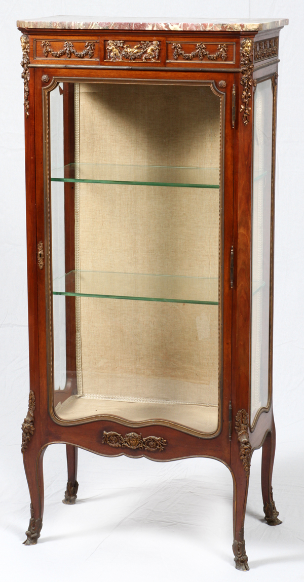 ATTRIBUTED TO LINKE FRENCH VITRINE, MAHOGANY WITH BRONZE ORMOLU, 19TH.C., H 58", W 26"W 26.5" D 14". - Image 2 of 5