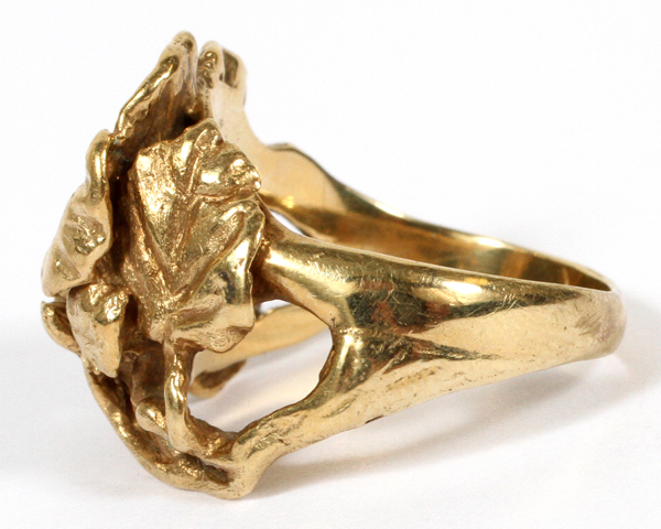 14KT YELLOW GOLD FLORAL FORM RING, SIZE 7 1/2Marked 585 (14kt). Weighing approximately 7.9 grams. - Image 2 of 3