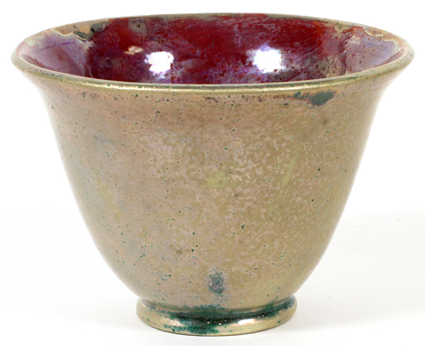 PEWABIC POTTERY GREEN & OXBLOOD VASE, H 3 3/4", DIA 5 1/2"Having a mottled oxblood well with a green