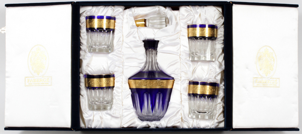 FABERGE, WHISKEY GLASS AND DECANTER SET, WITH BOX, 5 PCS.Faberge whiskey glass and decanter set
