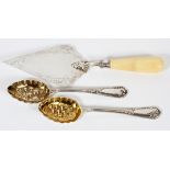ENGLISH SHEFFIELD PLATE SERVINGS SPOONS & SERVER, THREE PIECESTriangular flat server with
