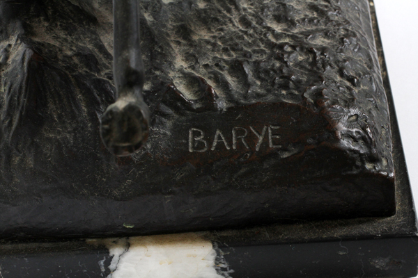 BARYE SIGNED BRONZE SCULPTURE, H 15", W 19", D 9", HORSE RACEDepicts two mounted jockeys side by - Bild 3 aus 4