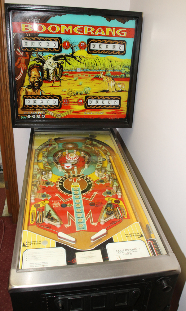 BALLY BOOMERANG, 25 CENT, PINBALL MACHINE, FOUR PLAYERS, H 70", W 30 1/2", D 53"Bally Boomerang four - Bild 2 aus 2