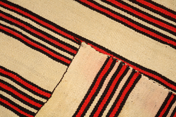 COLORADO PUEBLO INDIAN BLANKET, CIRCA 1900, W 3'10", L 6'All wool, hand woven. Came from Colorado in - Bild 2 aus 2