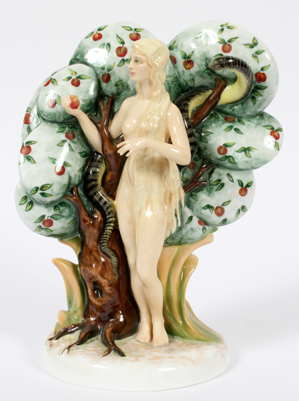 ROYAL DOULTON FIGURINE, LES FEMMES FATALES, EVE, H 9 1/2"HN 2466 with its box. Numbered 22/750.