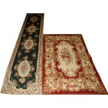 HAND MADE FLAT WEAVE WOOL CARPET AND RUNNER, EARLY/MID 20TH C., H 43"-137"Including 1 one rug with a