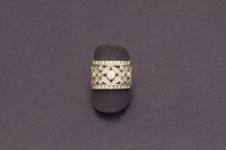 White gold diamond ring