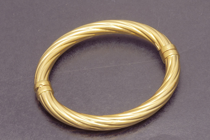 Yellow gold bracelet