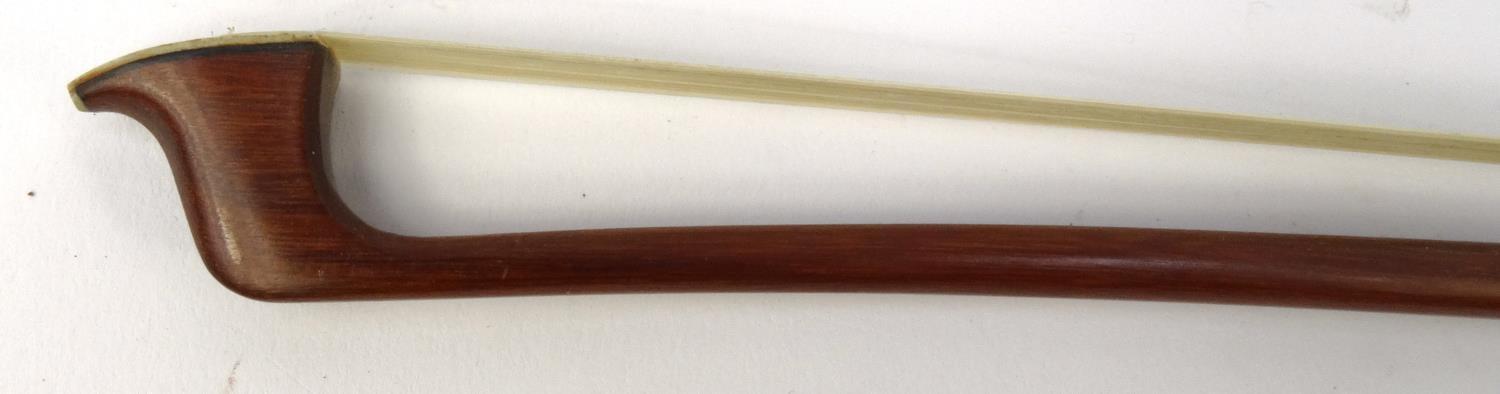 Wooden violin bow, stamped 'Bausch', 74cm long - Image 5 of 9