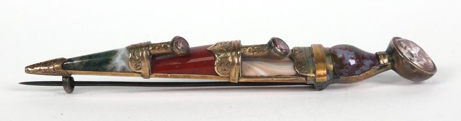 Scottish silver gilt dirk brooch set with hard stones including agate and pink stones, 9.5cm long, - Image 5 of 5