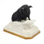 Losel ware model of a pig, 20cm high