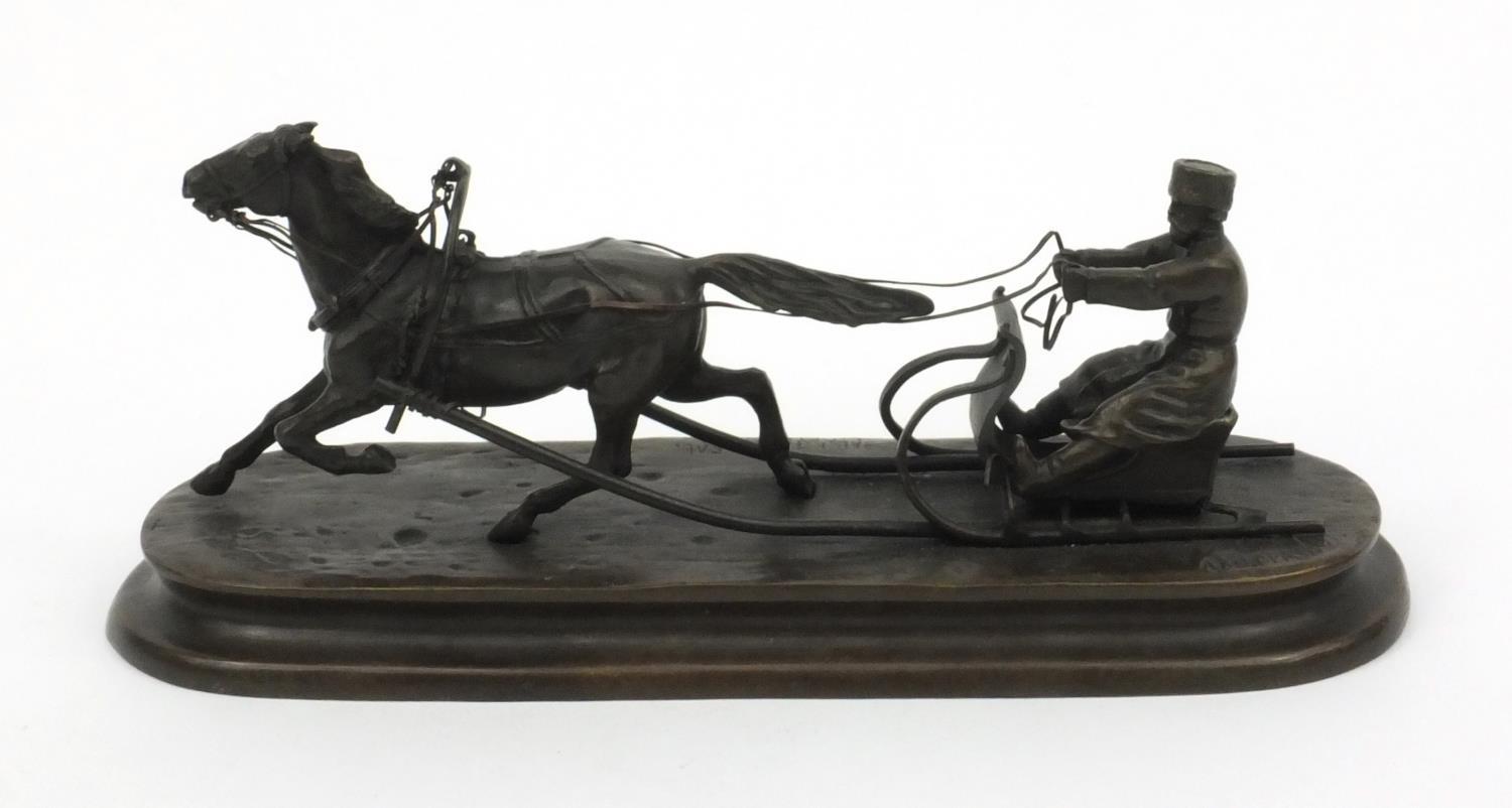 Russian bronze model of a horse and sleigh signed C. Metepbypprb?, 23cm high - Image 4 of 7