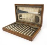 Mappin & Webb oak cased silver plated fish set