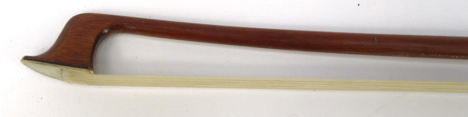 Wooden violin bow, stamped 'Bausch', 74cm long - Image 2 of 9