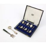 Group of silver items comprising cased set of six Edinburgh silver teaspoons, Georgian silver