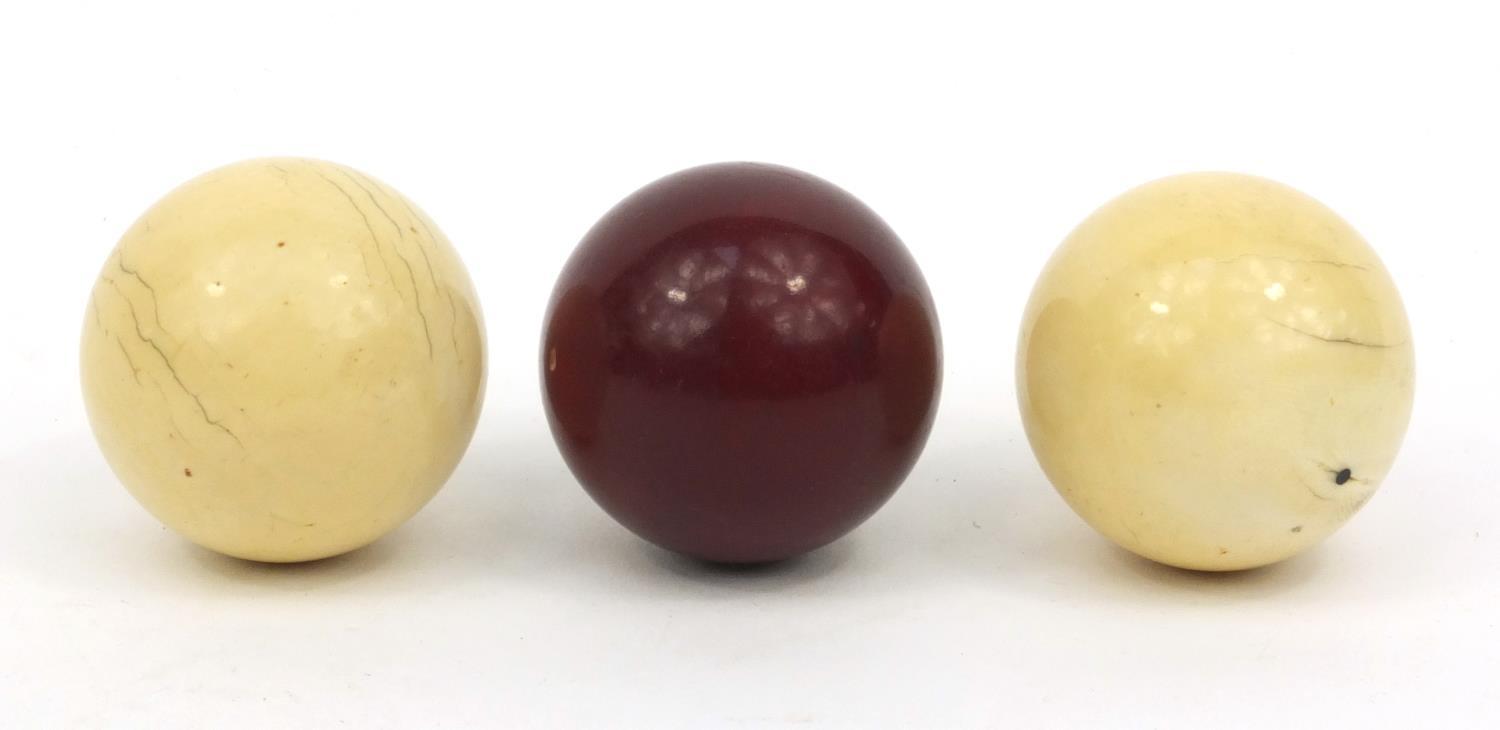Three ivory snooker balls, the largest 4.5cm diameter - Image 5 of 5