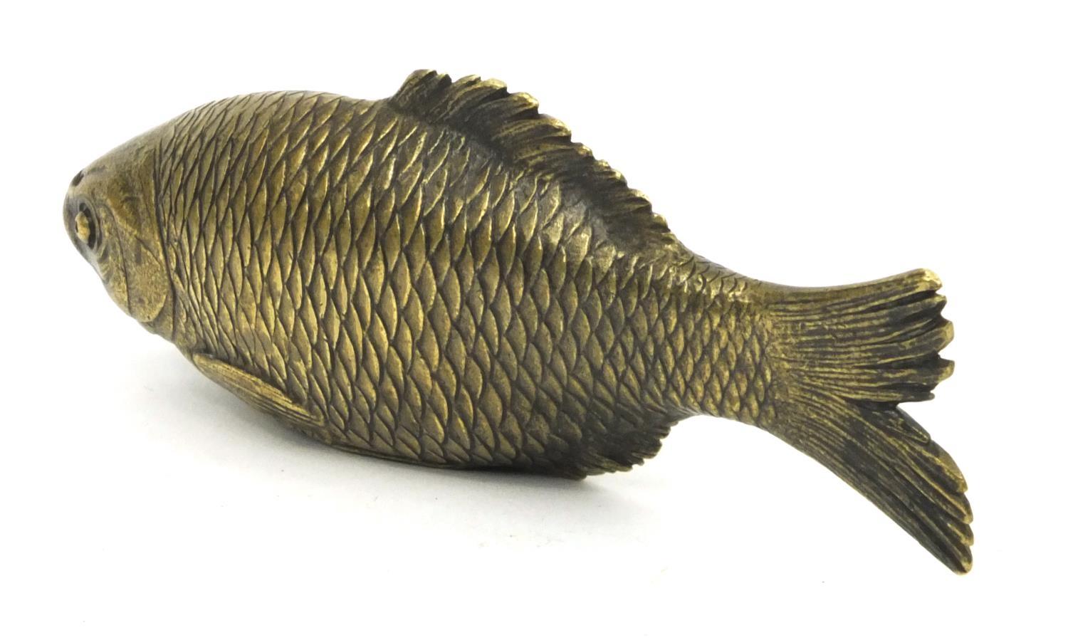 Victorian bronze fish paperweight, 12cm diameter - Image 3 of 3