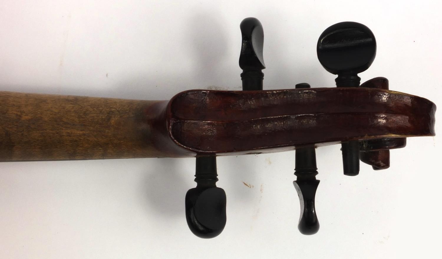 Old wooden violin, stamped John D. Murdoch & Co, with bow stamped 'Czechoslovakia' - Image 7 of 14