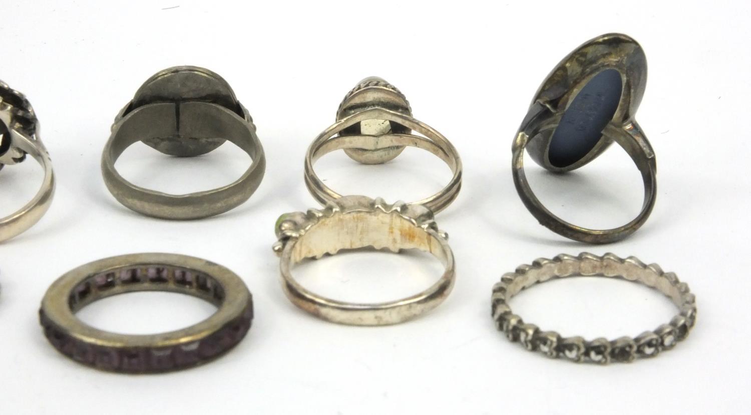 Collection of silver and white metal rings set with assorted stones, Wedgwood panels, etc, - Image 16 of 20