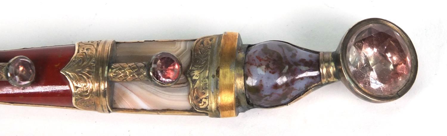 Scottish silver gilt dirk brooch set with hard stones including agate and pink stones, 9.5cm long, - Image 2 of 5