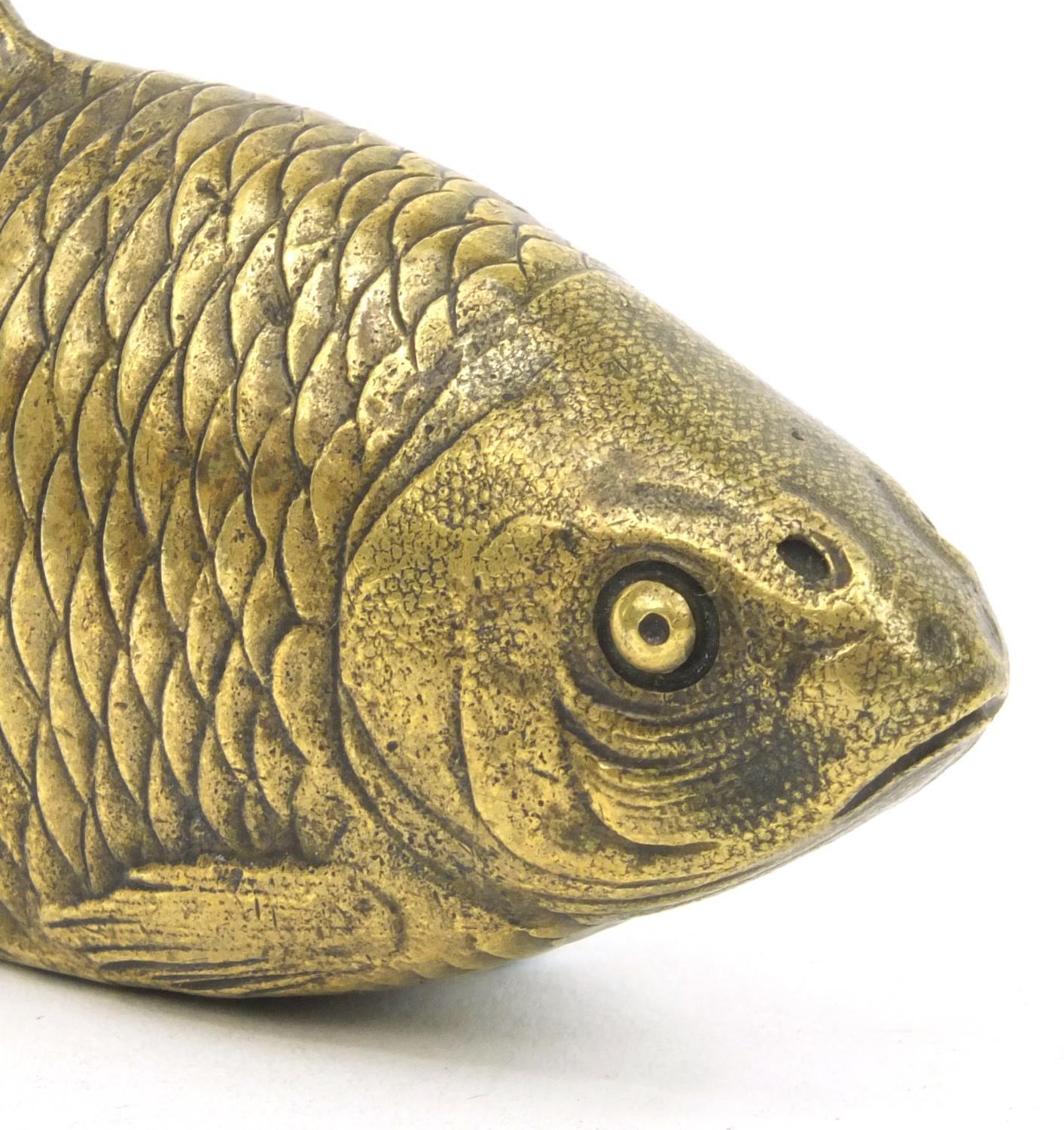 Victorian bronze fish paperweight, 12cm diameter - Image 2 of 3