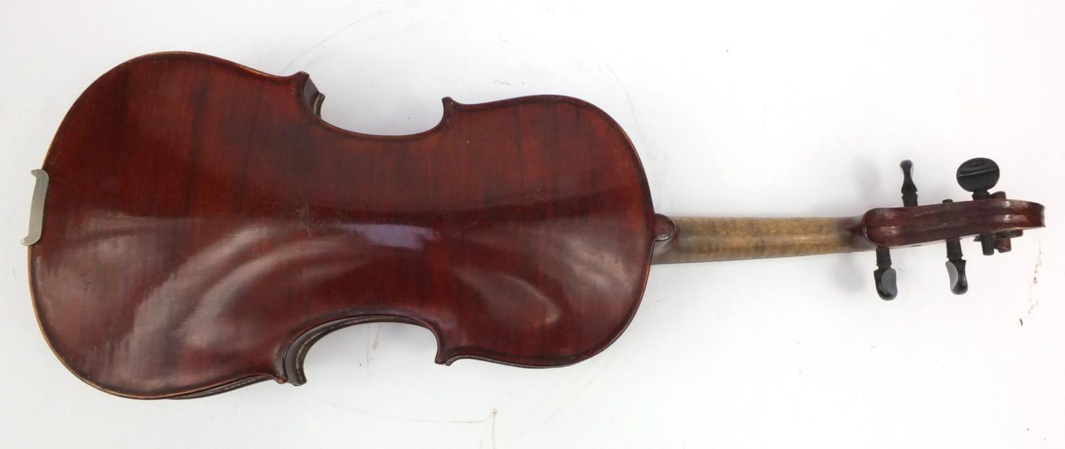 Old wooden violin, stamped John D. Murdoch & Co, with bow stamped 'Czechoslovakia' - Image 5 of 14
