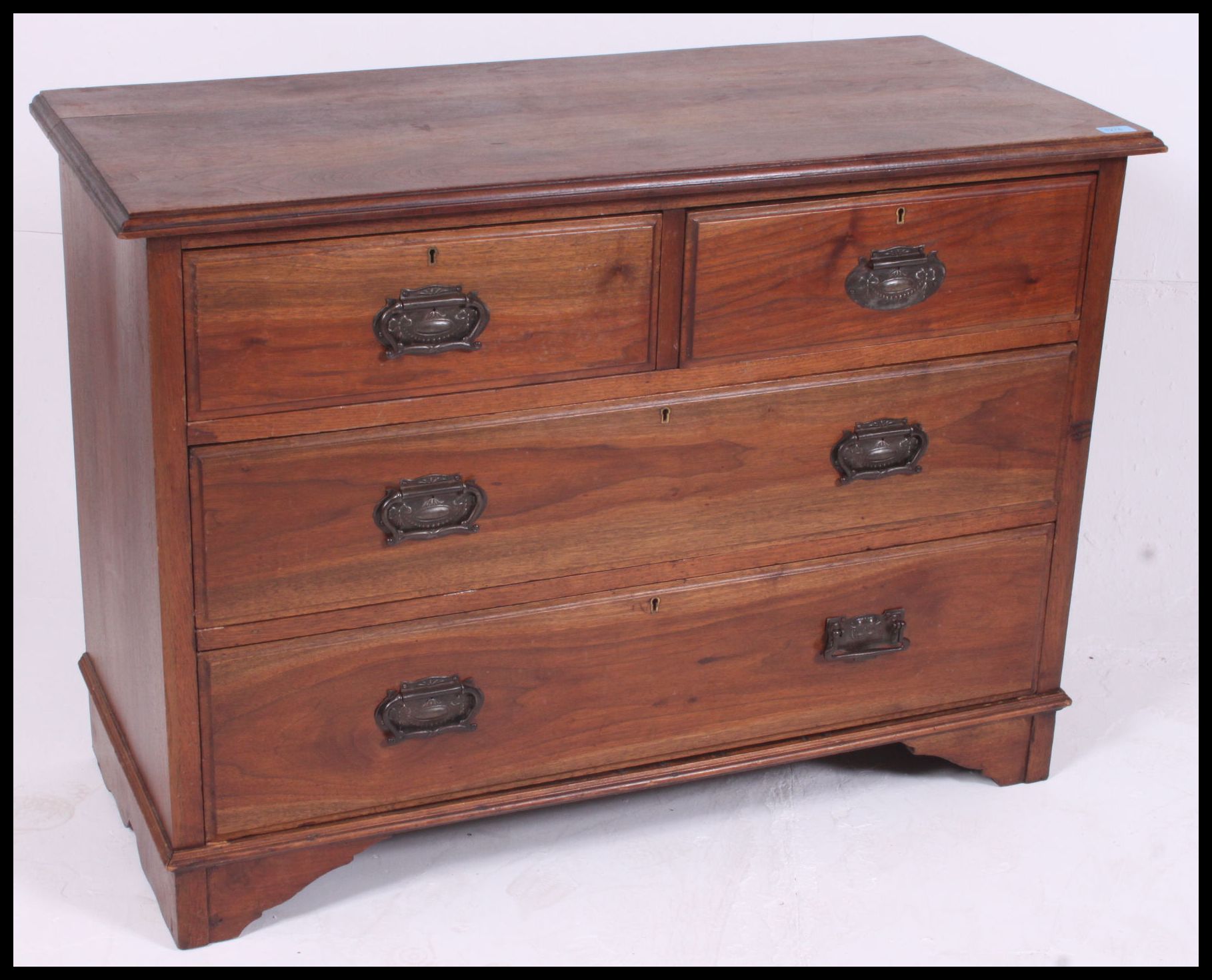 An Edwardian ash / oak wood 2 over 2 cottage chest of drawers. - Image 2 of 5