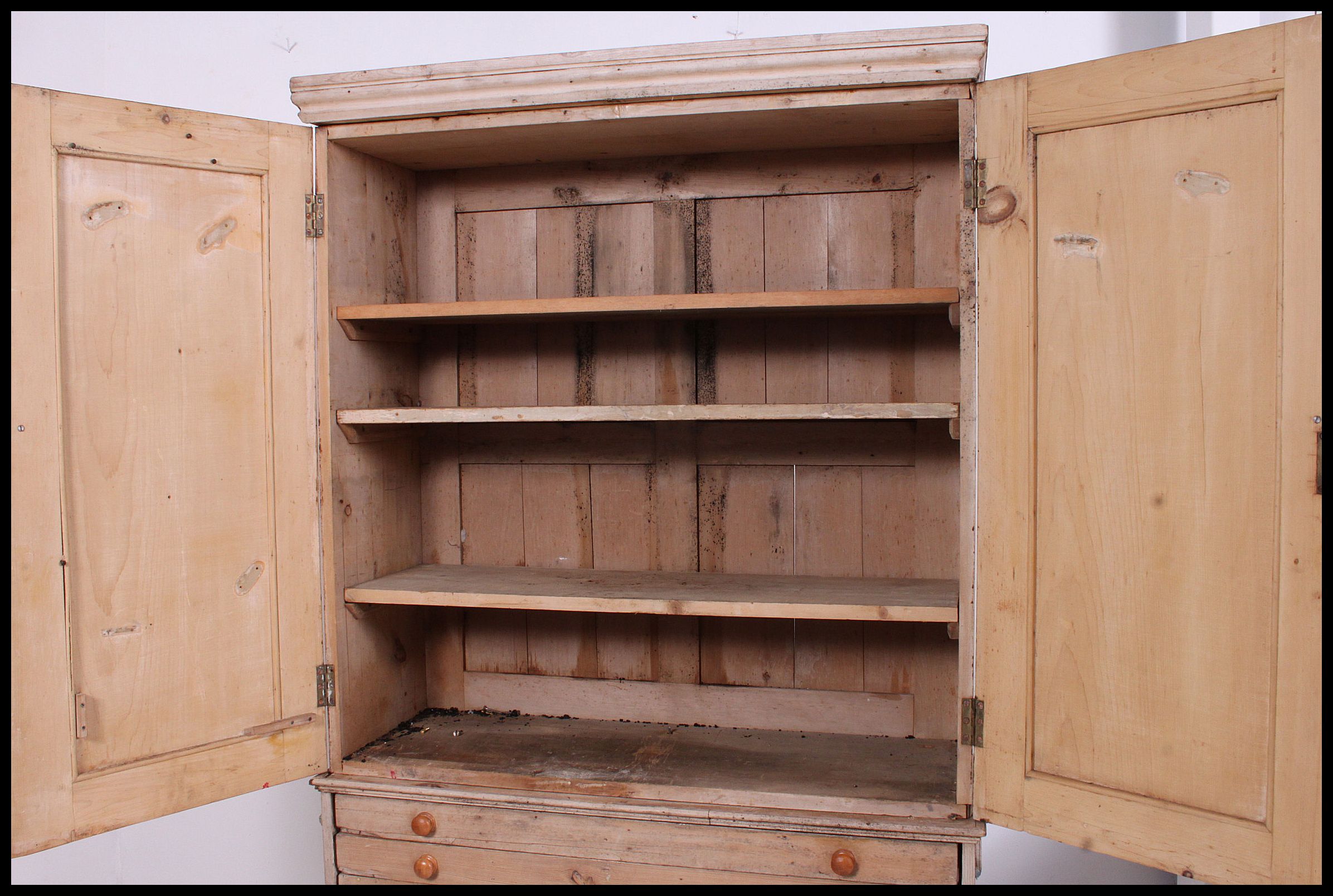 A stunning Victorian pine estate cupboard - specimen cabinet. - Image 2 of 3