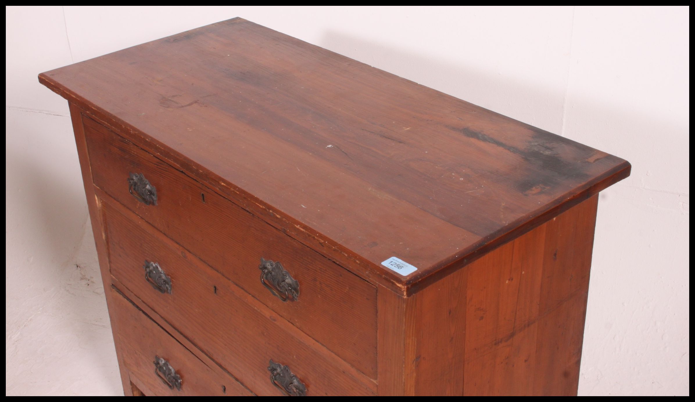 An Edwardian pine cottage chest of drawers. The flared top over 2 short and 2 deep drawers. - Image 3 of 5