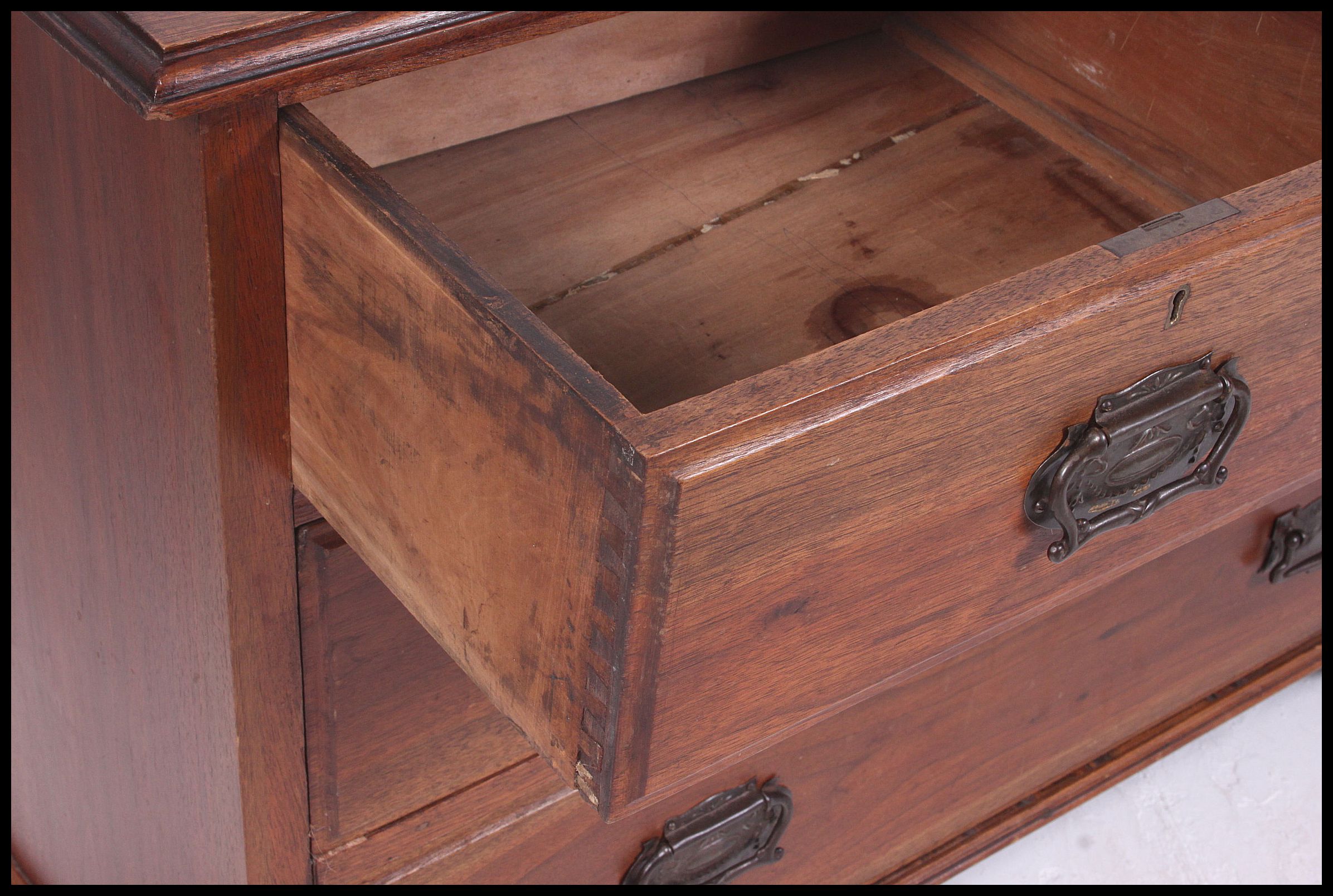 An Edwardian ash / oak wood 2 over 2 cottage chest of drawers. - Image 4 of 5