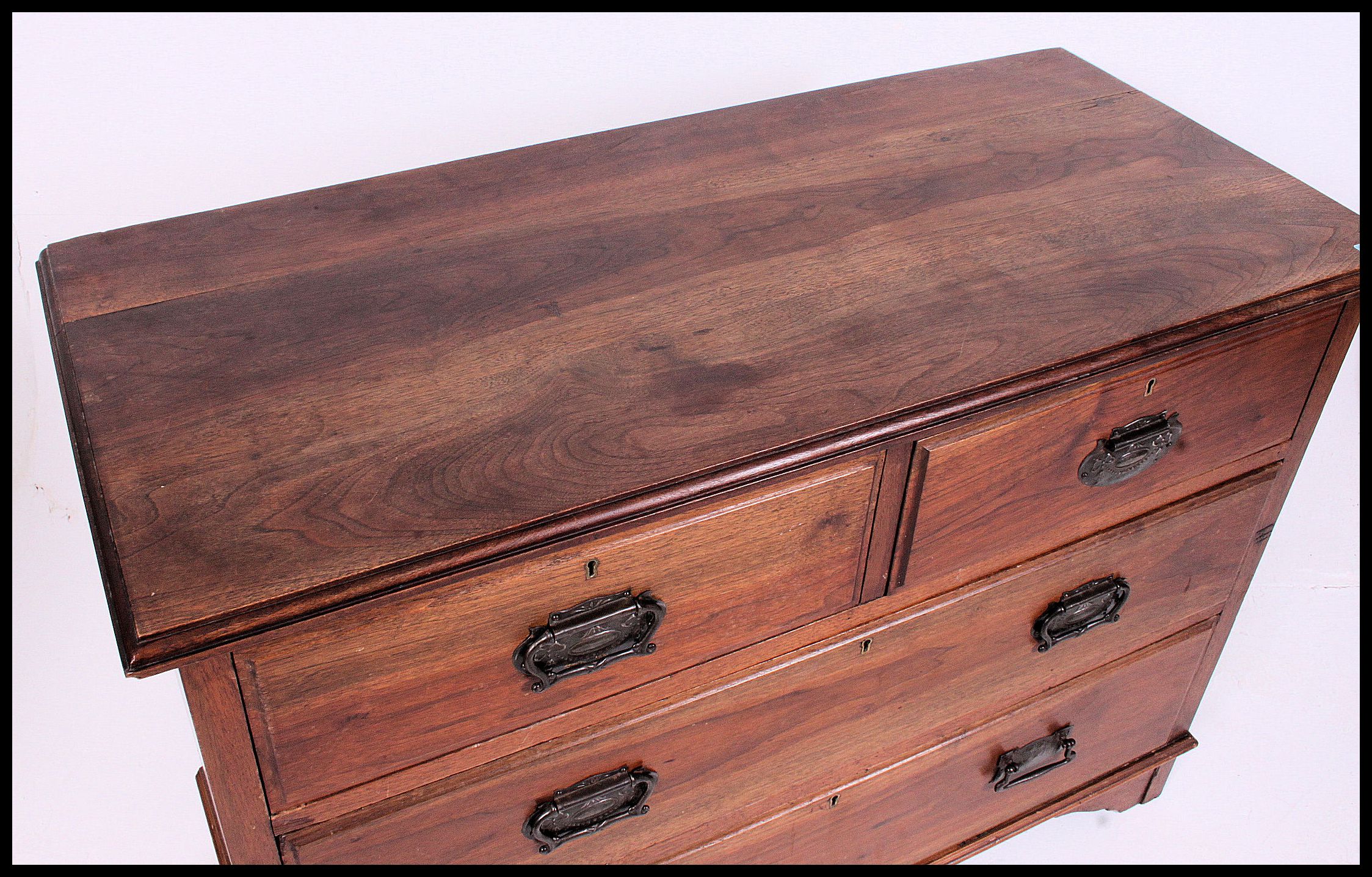 An Edwardian ash / oak wood 2 over 2 cottage chest of drawers. - Image 3 of 5