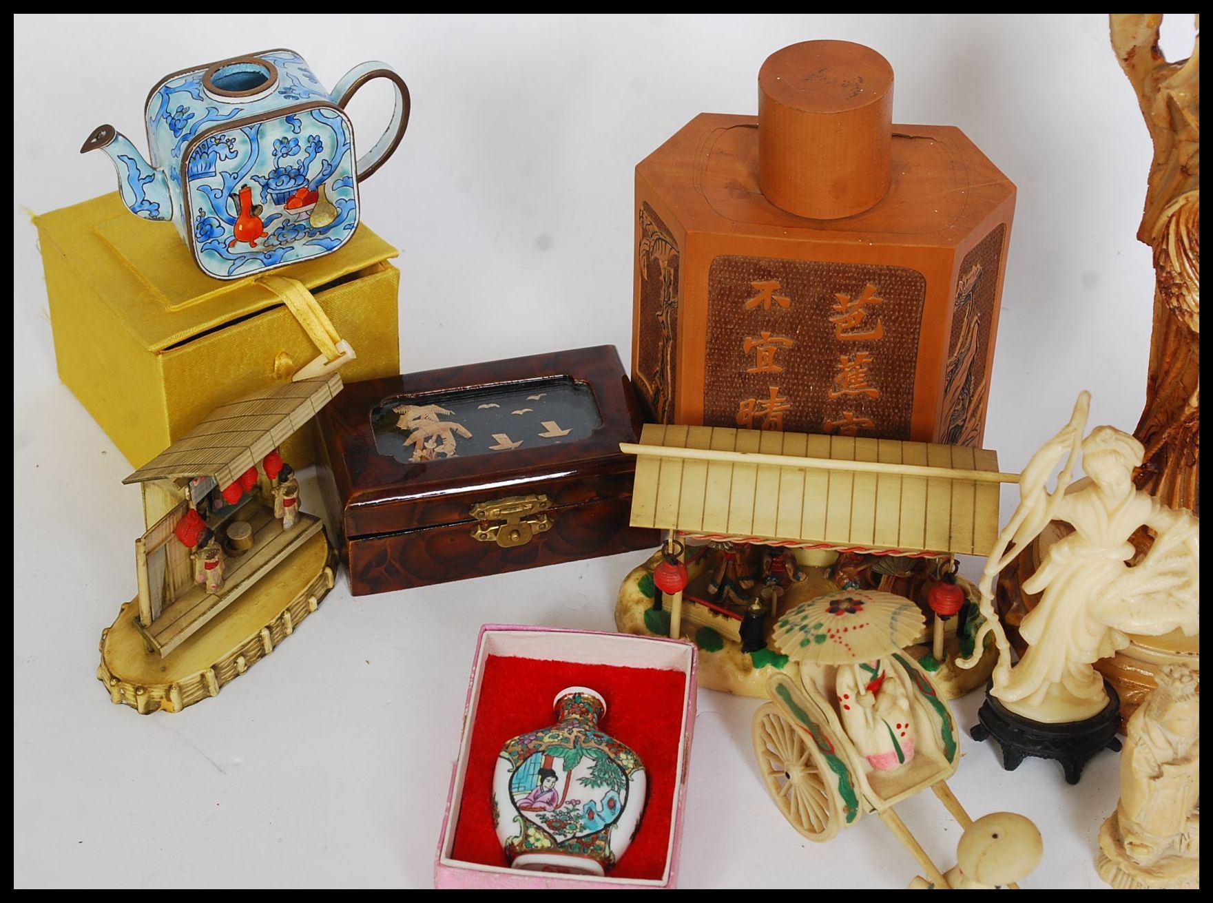 A collection of oriental related collect - Image 3 of 4
