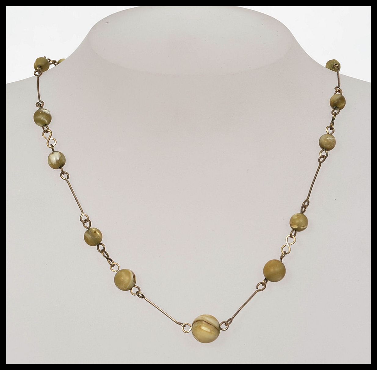 A 1930s Czech  rolled gold necklace with