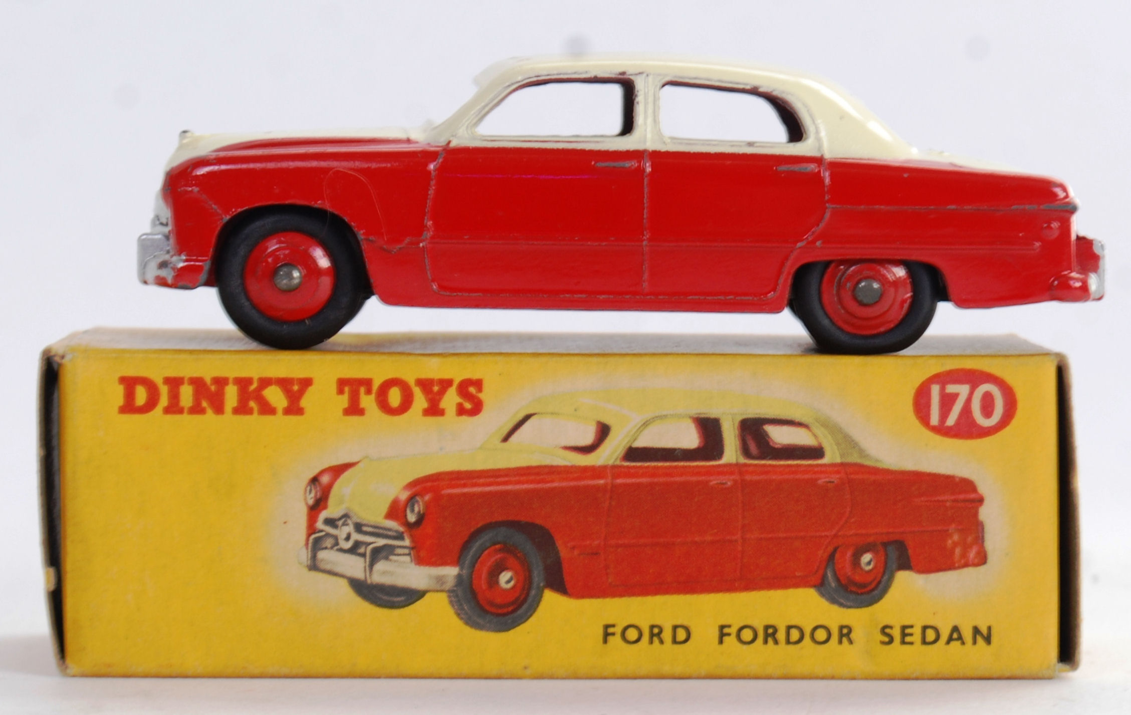 DINKY: An original vintage Dinky Toys 170 Ford Fordor Sedan diecast model car.