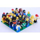 LEGO: A collection of 30x Lego minifigs / minifigures to include vintage, Lego Space, 1980's, Town,