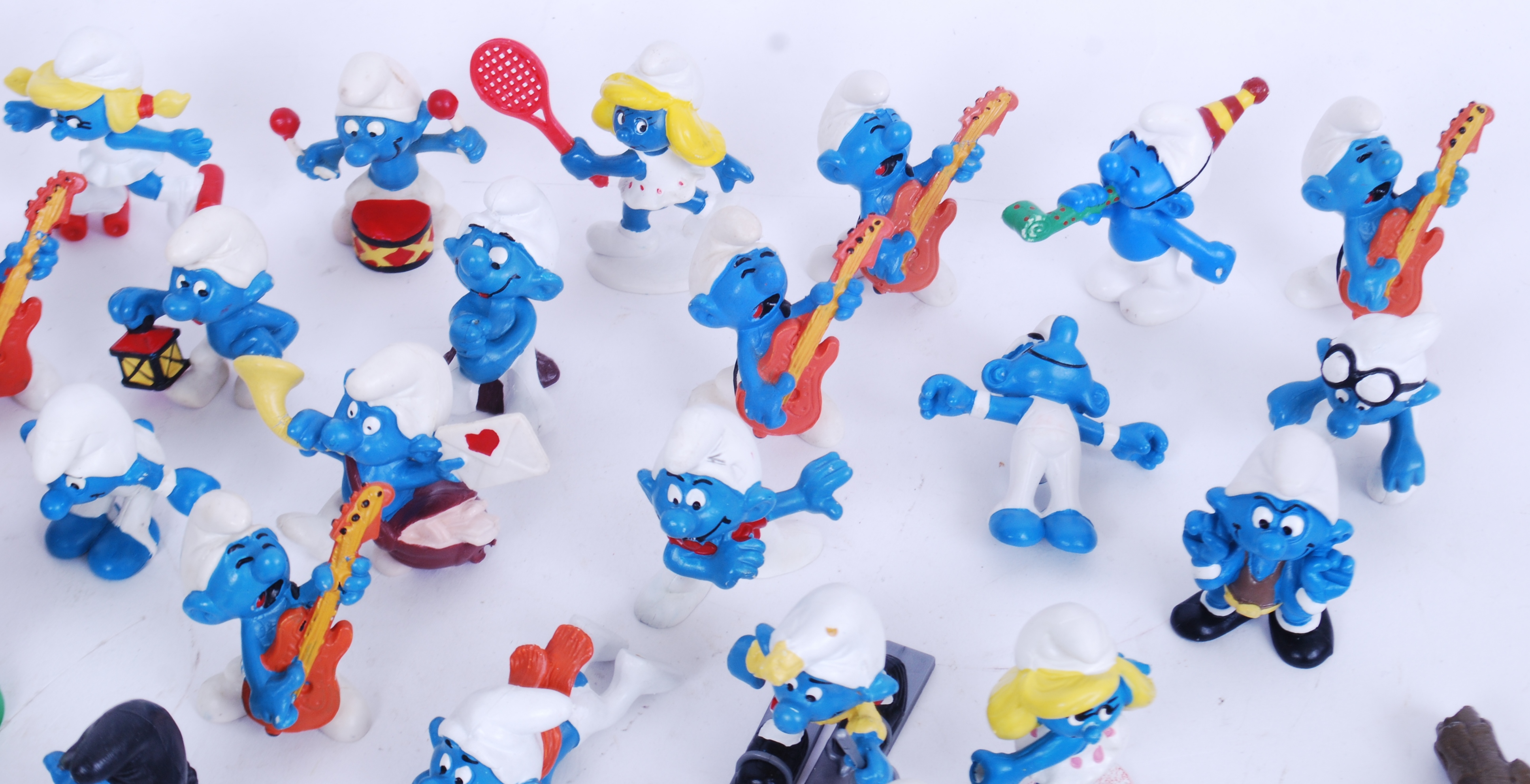 SMURFS: A good collection of 50x assorted vintage original Peyo Smurfs from the 1980's, - Image 4 of 7