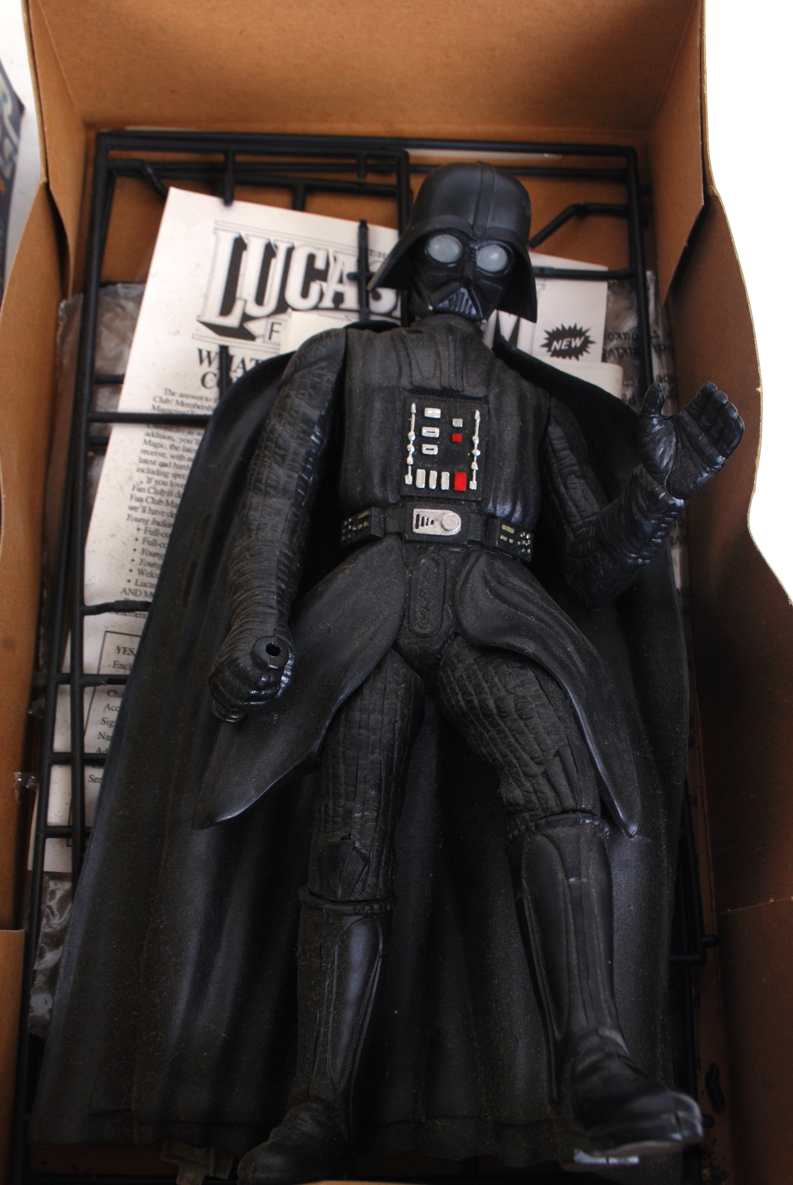 STAR WARS: An original vintage Star Wars MPC ERTL Darth Vader model kit c1992. - Image 3 of 3