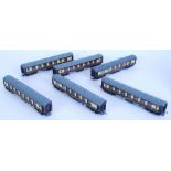 WRENN: A collection of 6x original Wrenn Railways 00 gauge railway trainset carriages,