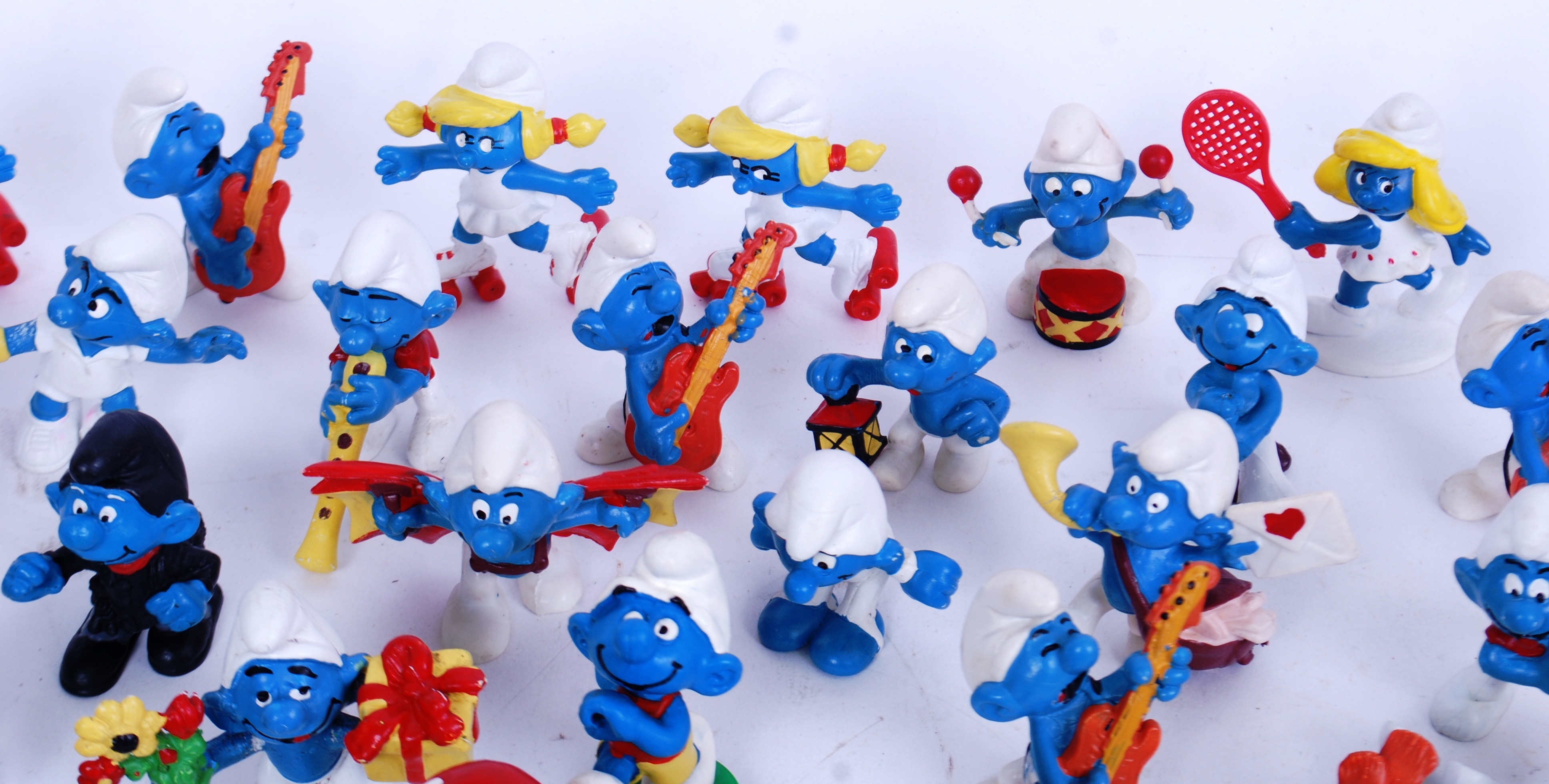 SMURFS: A good collection of 50x assorted vintage original Peyo Smurfs from the 1980's, - Image 3 of 7