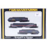 GRAHAM FARISH: A Graham Farish N Gauge railway trainset boxed set of loco and carriages - 371476.