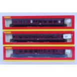 HORNBY: A collection of 3x ' as new ' Hornby railway trainset 00 gauge carriages - M34363,