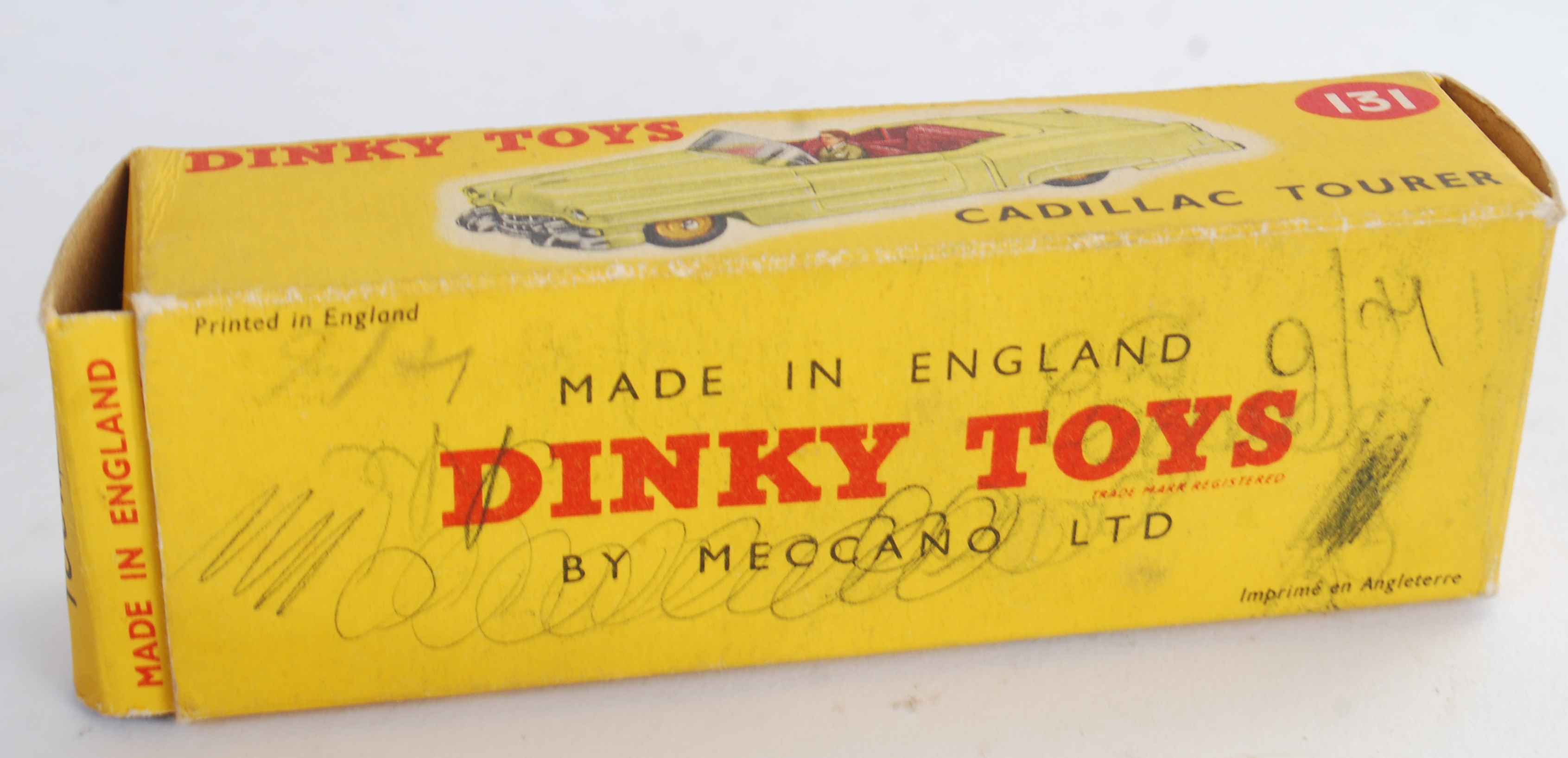 DINKY: An original vintage Dinky Toys 131 Cadillac Tourer diecast model car. - Image 5 of 5