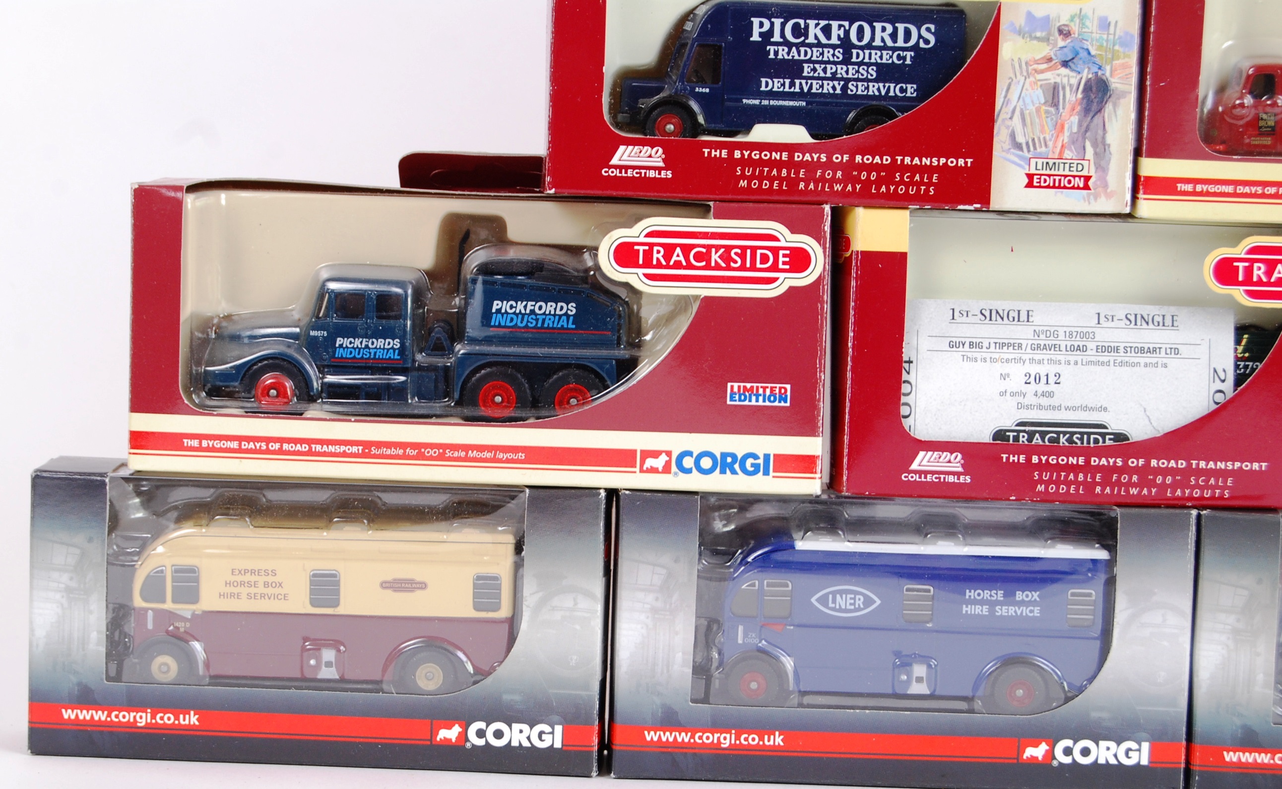CORGI TRACKSIDE: A collection of 10x Corgi Trackside boxed diecast 00 gauge 1:76 scale models. - Image 4 of 4