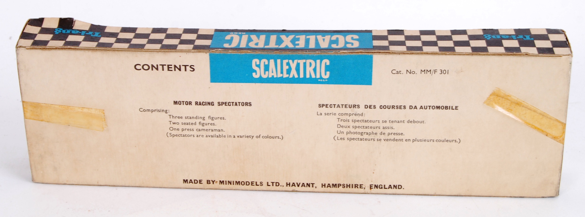 SCALEXTRIC: An original vintage Scalextric trackside Model Motor Racing Spectators set of figures, - Image 2 of 3