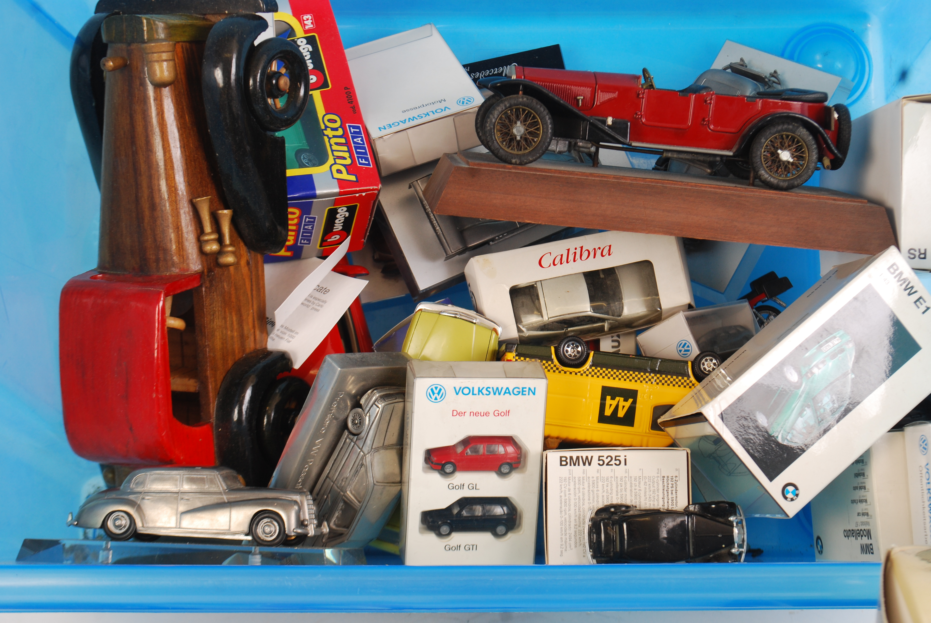 DIECAST: A collection of assorted loose and boxed diecast model cars and vehicles to include Corgi, - Image 2 of 7